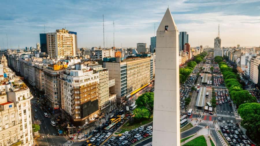 Best of Buenos Aires: Private Walking Tour with a Local - First steps at Plaza de Mayo: start where the city centers