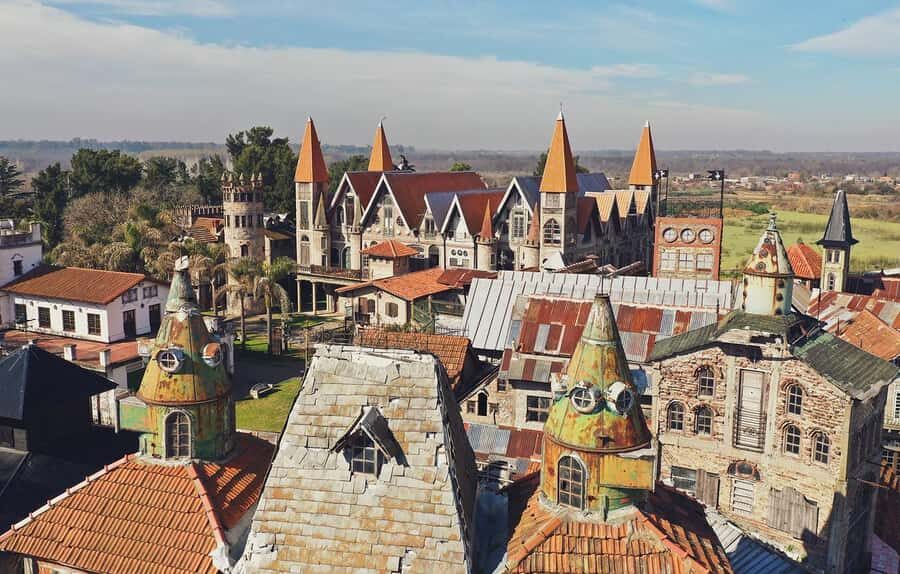 Buenos Aires: Campanopolis & The Medieval City Tour - The private 5-hour structure: easy transfers and a real walking block