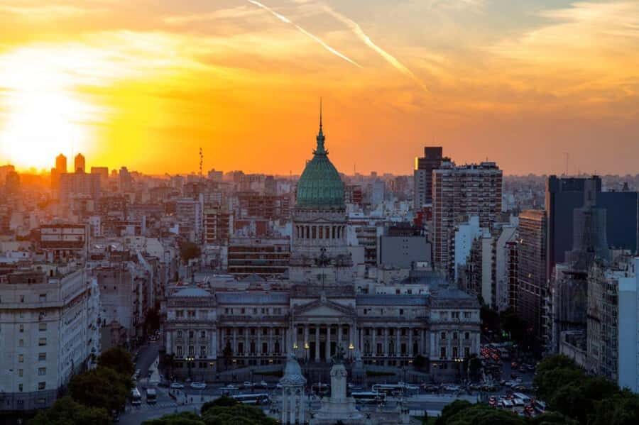 Buenos Aires: City Tour Porteno with Wine Tasting - Recoleta Cemetery: Chic Surroundings and a Serious Landmark