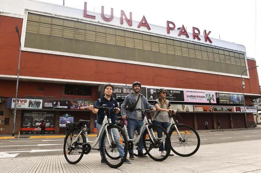 Buenos Aires: E-Bike Tour in the North Circuit of Buenos Aires - Kirchner Cultural Center, Luna Park, and city landmarks you see two ways