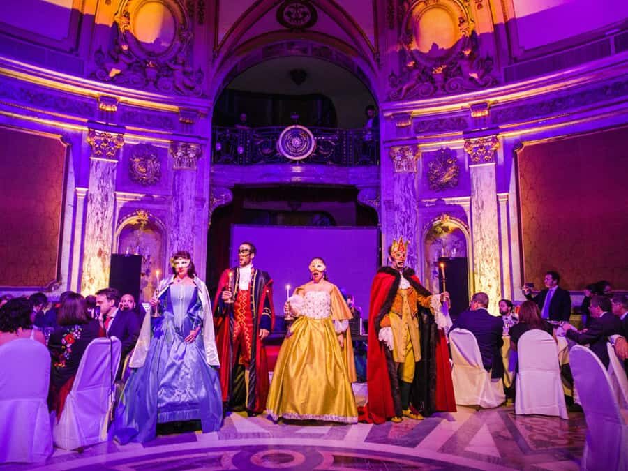 Buenos Aires: Gala Lírica Tickets at Palacio Paz. - Practical tips for good views and a smoother night