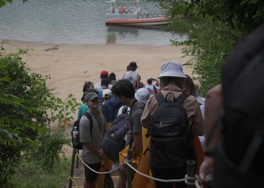 Buenos Aires: Iguazú Falls with Boat Ride & Optional Flight - Walking, Lunch, and Timing: Surviving a Long, Active Day