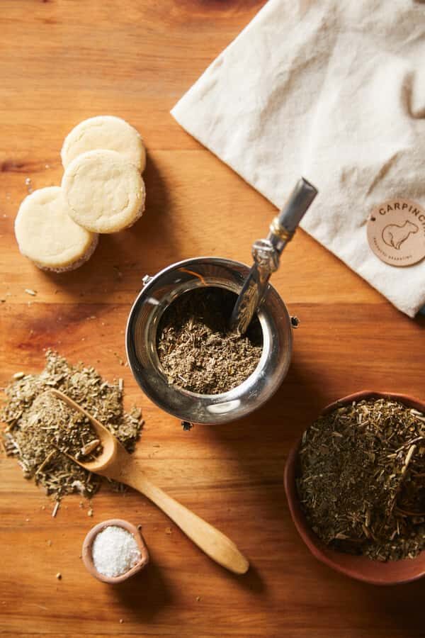 Buenos Aires: Mate Workshop y Otras Yerbas - Vale and Juli of Carpincha: storytelling that answers real questions