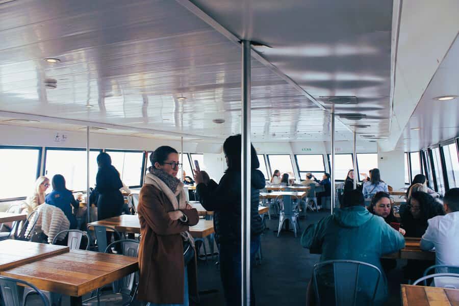 Buenos Aires: Navigation from Pto. Madero to La Boca - Arriving in La Boca: photo stop, walking time, and Caminito area