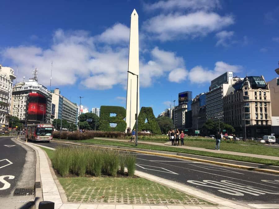 Buenos Aires Premium City Tour - San Telmo and Montserrat: narrow streets and colonial echoes