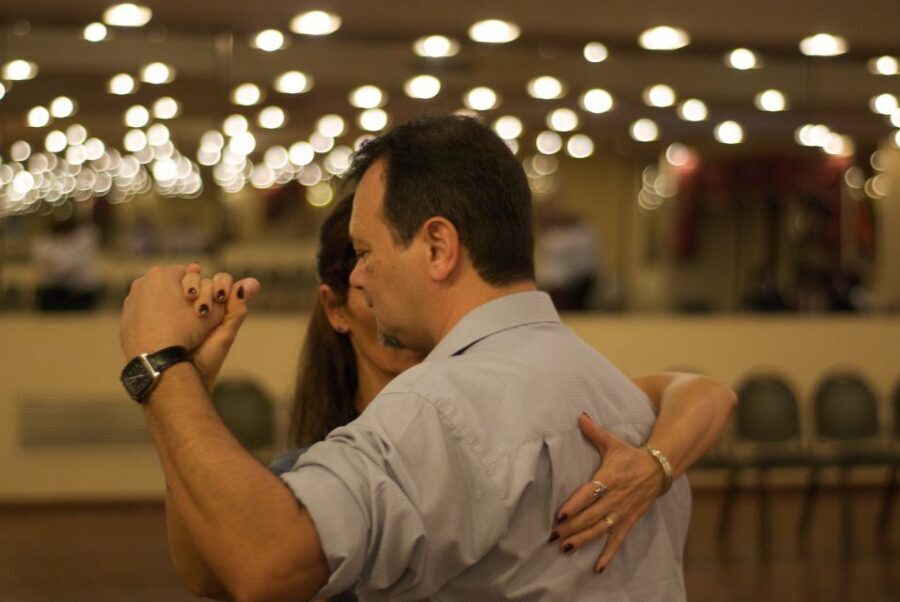 Buenos Aires: Private Tango Lesson - What you’ll learn in real Argentine tango: embrace, walk, basic step, ocho