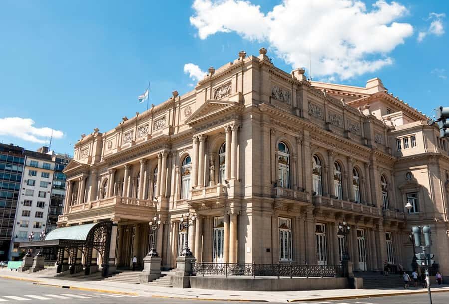 Buenos Aires: Recoleta and Retiro Tip Based Walking Tour - Av. 9 de Julio to Plaza San Martín: Where the City’s Scale Hits You