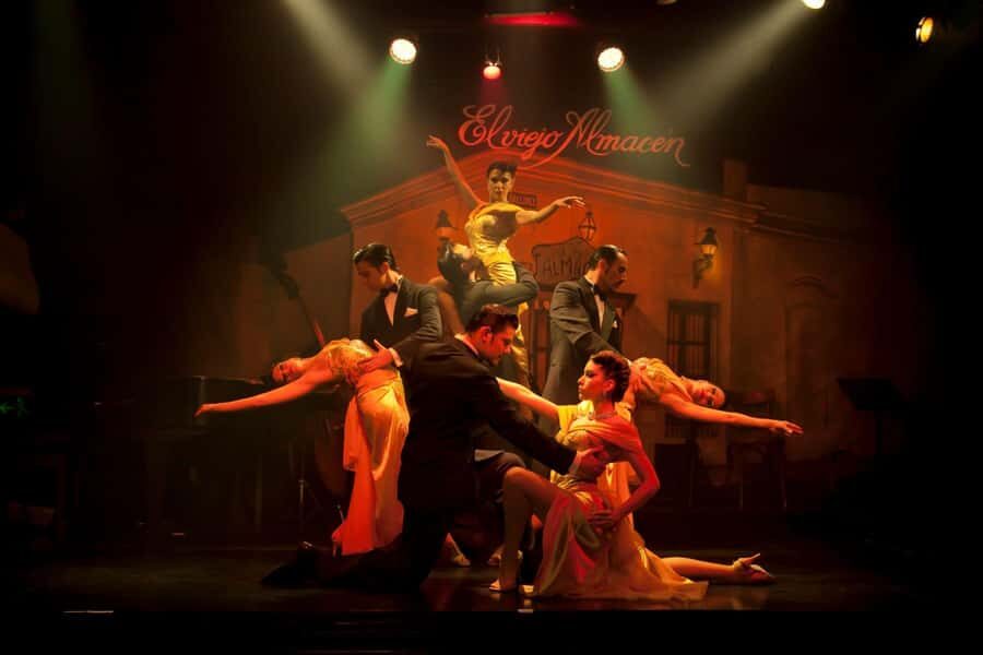 Buenos Aires: Tango Show at El Viejo Almacen - El Viejo Almacén: where the room makes the tango work