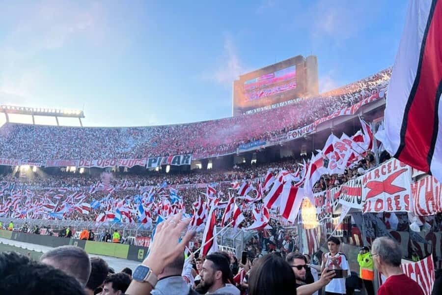 Buenos Aires: Tickets to Soccer Matches - The Football Culture Part: What the Guide Adds