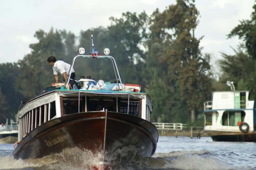 Buenos Aires: Tigre Delta Premium Boat Tour - Rio de la Plata for one hour: learning the scale of the widest river