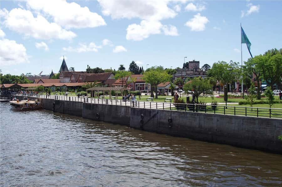 Buenos Aires: Tigre Premium with Boat Ride - A Premium boat start on the Río de la Plata (before you reach Tigre)