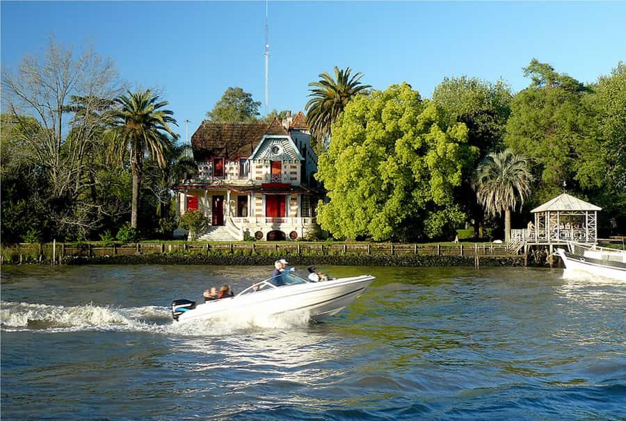 Buenos Aires: Tigre Premium with Boat Ride - Tigre’s English-style look: why the architecture matters on the water