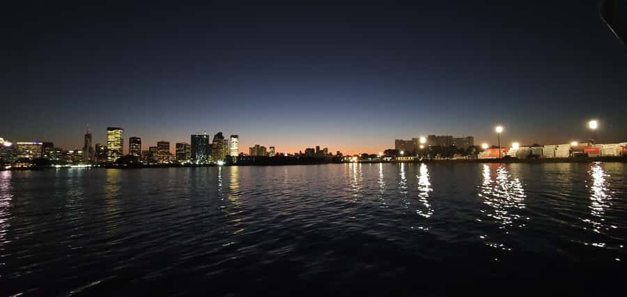 Buenos Aires:Small Group Tour AM & Sunset Open Bar Cruise PM - San Telmo: tango air in the hometown mood