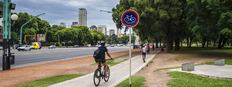 City Bike Tour in Palermo and Recoleta - Recoleta on Two Wheels: The Cemetery Stop You’ll Actually Remember