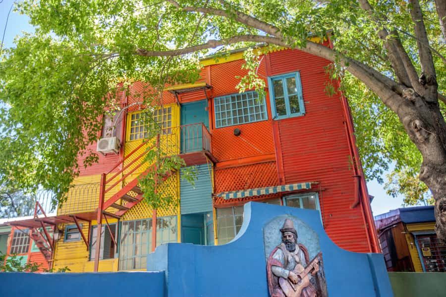 Classic City Tour of Buenos Aires: Neighborhoods and Emblems - How the guide experience usually plays out (Spanish, with support)