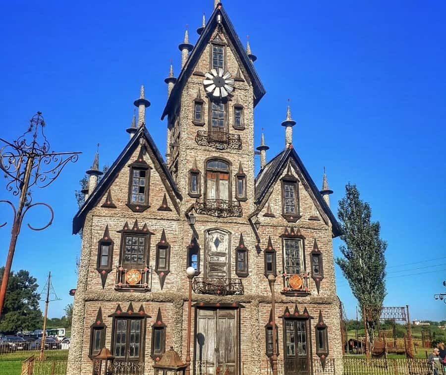 From Buenos Aires: Magical and Mysterious Campanopolis Tour - Campanópolis: a medieval citadel built from Buenos Aires leftovers