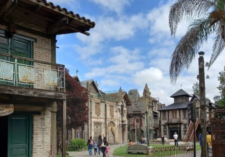 From Buenos Aires: Magical and Mysterious Campanopolis Tour - Arrive at Campanópolis: photos, first impressions, and what the buildings are like