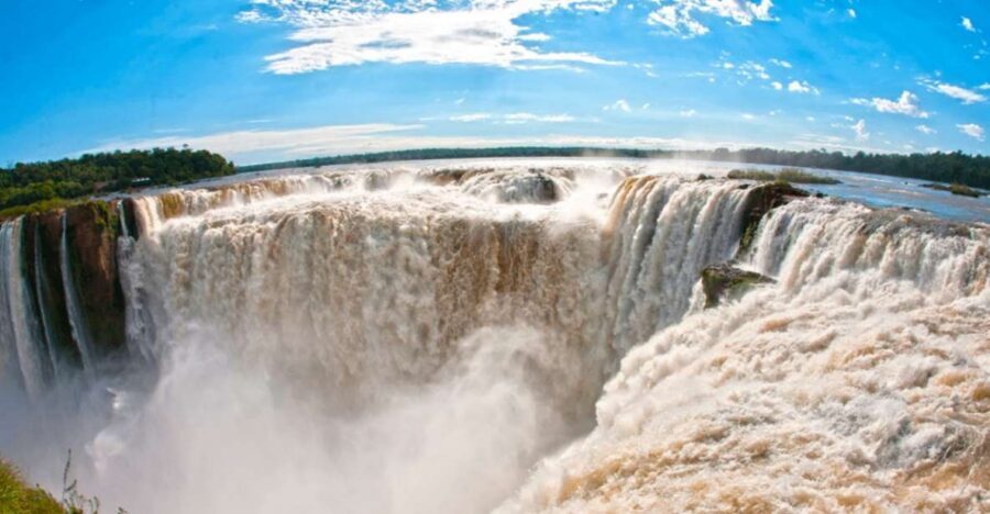 From Foz do Iguaçu: Argentinian Iguazu Falls with Ticket - The lower circuit: closer contact and the forest around you