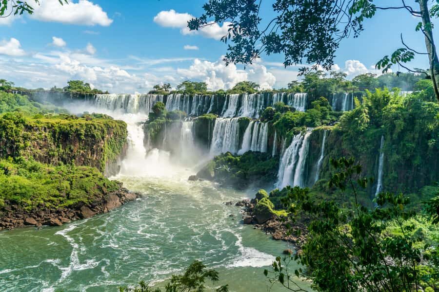 Iguazú Falls: The Natural Wonder of Argentina - Garganta del Diablo and the Ecological Jungle Train: the loudest 2 hours you’ll remember