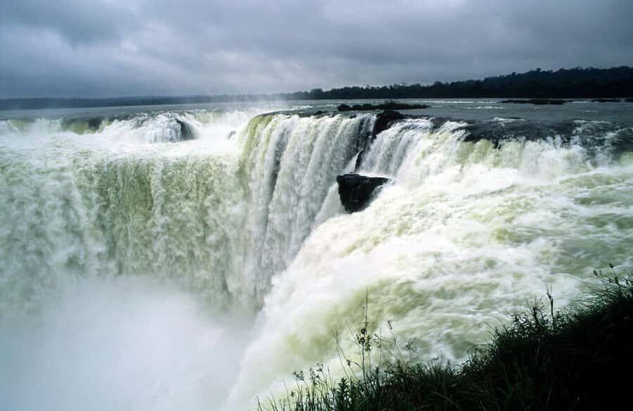 Puerto Iguazu: Argentine Falls & Great Adventure Boat - Catwalks and ecological train: how the park gets you ready