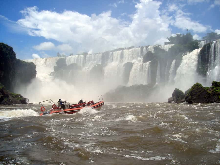 Puerto Iguazu: Argentine Falls & Great Adventure Boat - Hotel pickup and the flow of a timed day