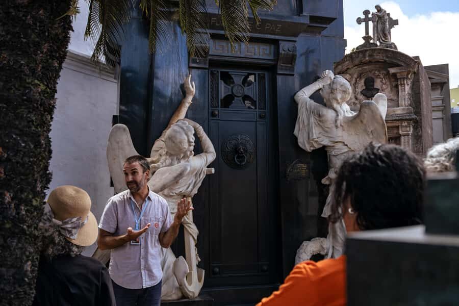 Recoleta Cemetery - Small Group Tour of History & Secrets - Recoleta Cemetery: marble, myths, and the city’s power games