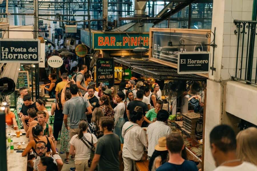 San Telmo: Historical Guided Tour with Street Food & Drinks - Cobblestone History Walking Tour: Storytelling With Your Feet