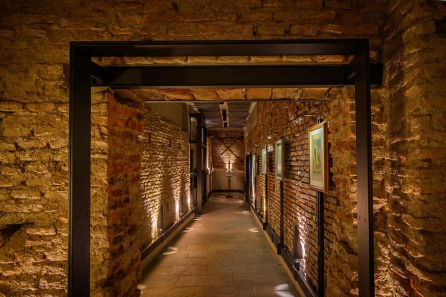 Small-Group Walking Tour San Telmo Neighborhood - Museo Moderno: a quick architectural pulse