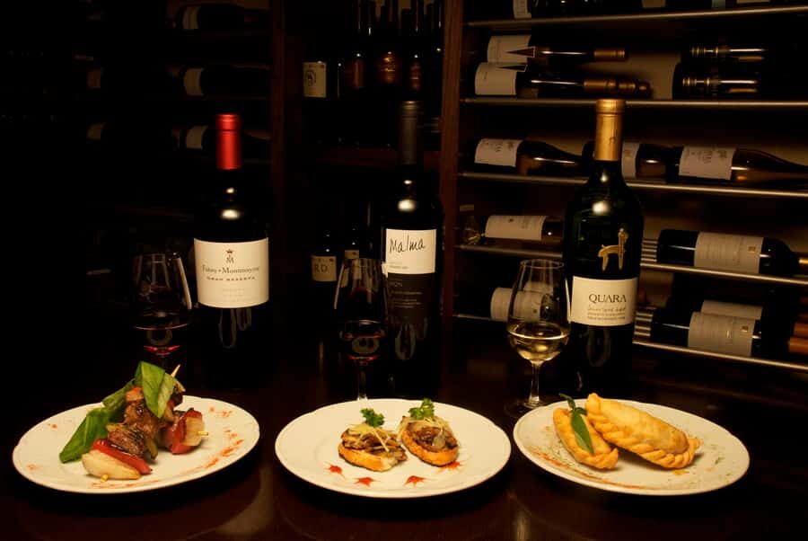 Tango Show at El Querandi with optional Dinner - The tango show: Ado Falasca and a live quartet driving the dancing